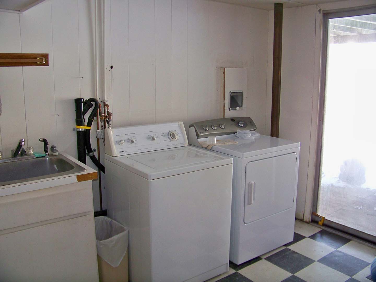laundryroom.jpg
